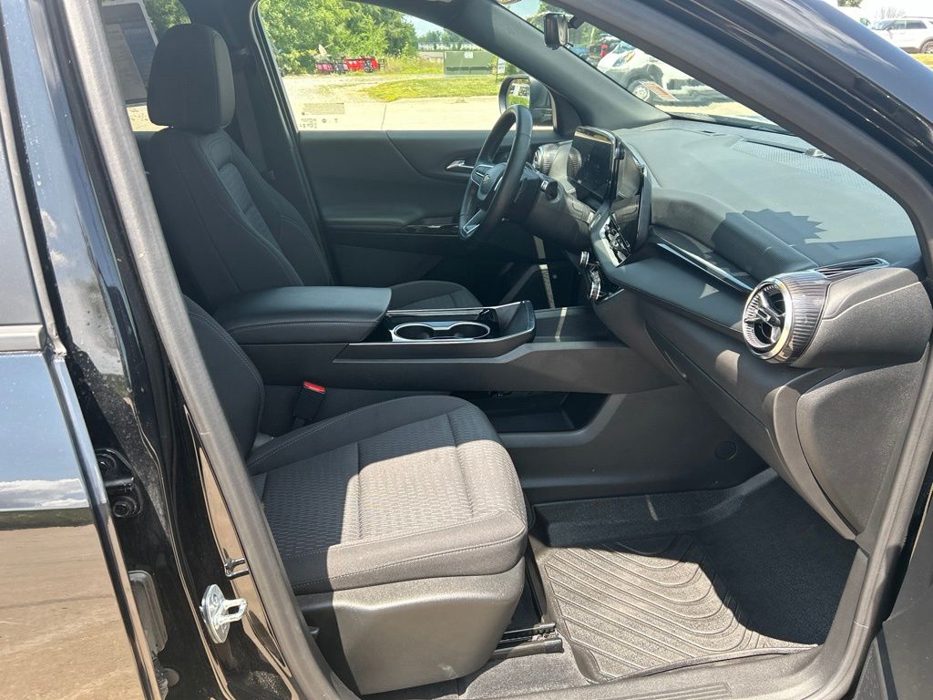 Used 2025 Chevrolet Equinox SUV