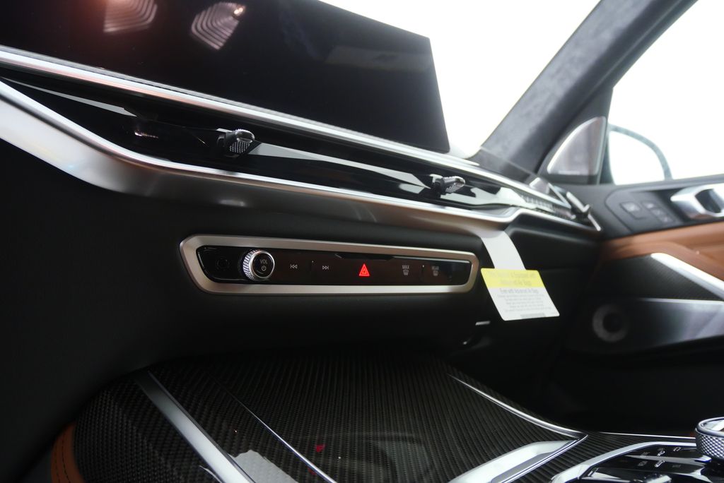 Thumbnail: 2027 BMW X7 - 23