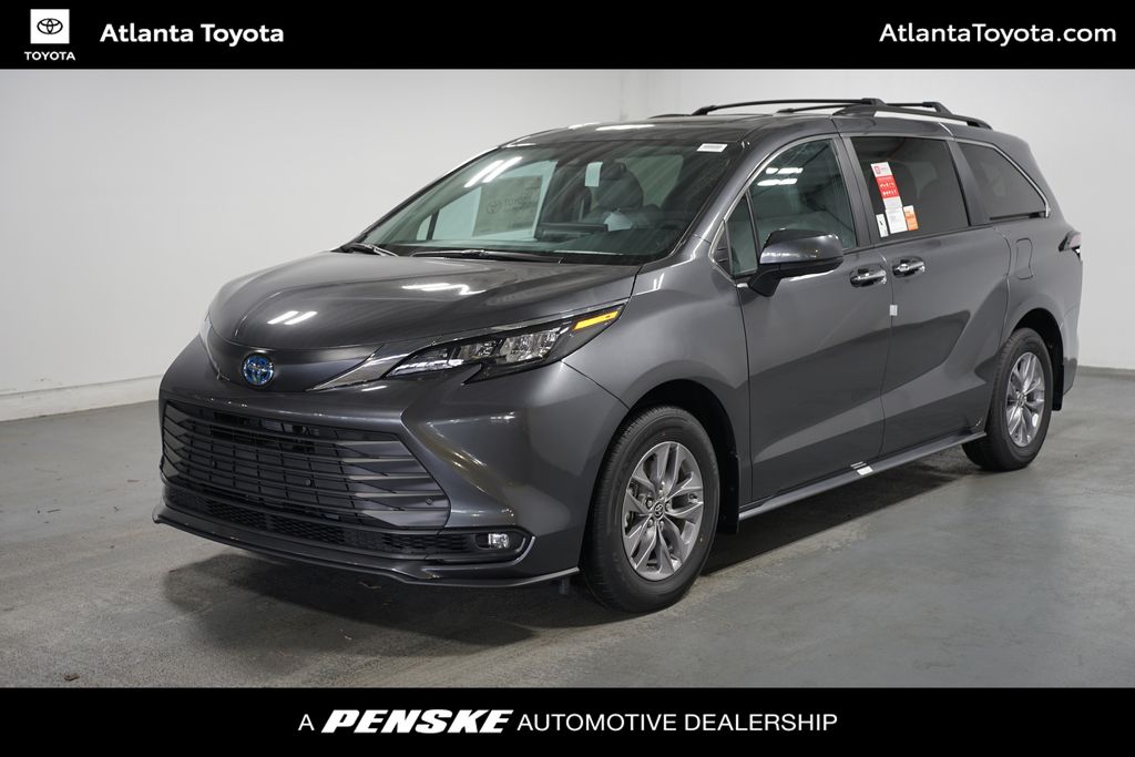 2025 Toyota Sienna XLE Hero Image