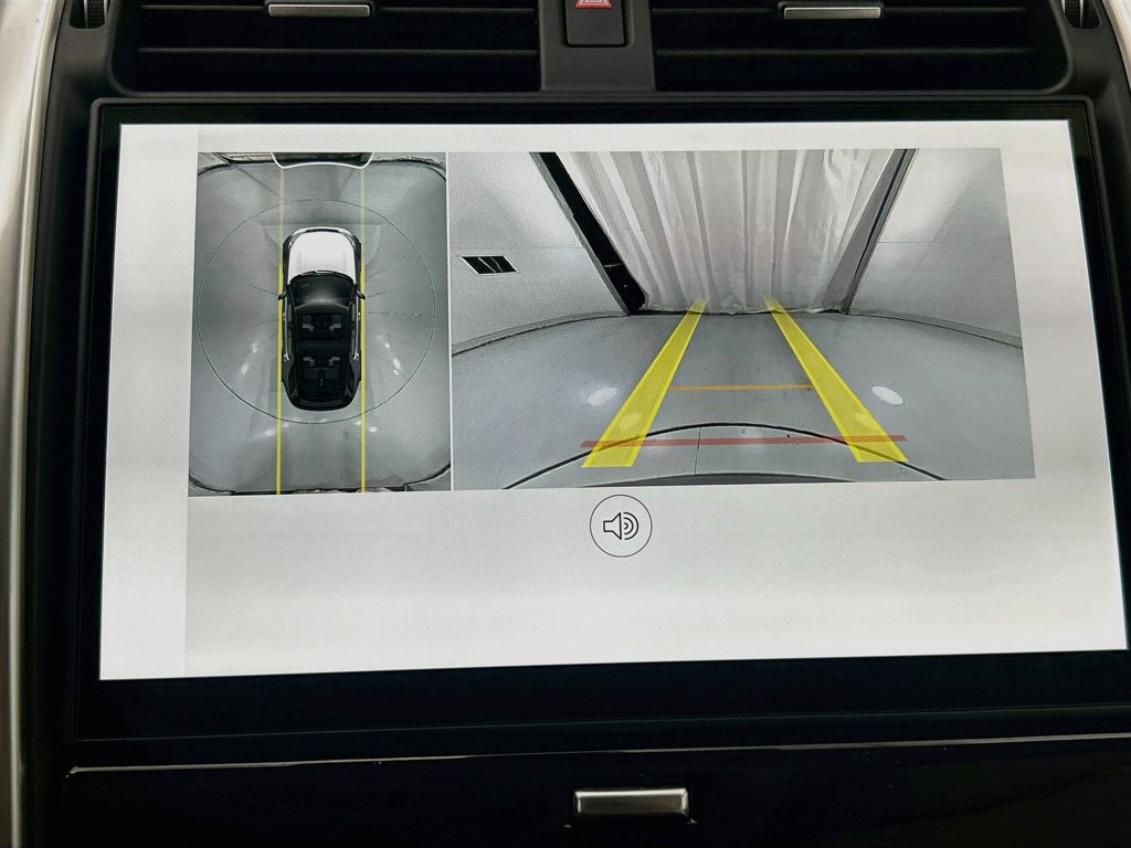 Thumbnail: 2026 Land Rover Discovery - 14