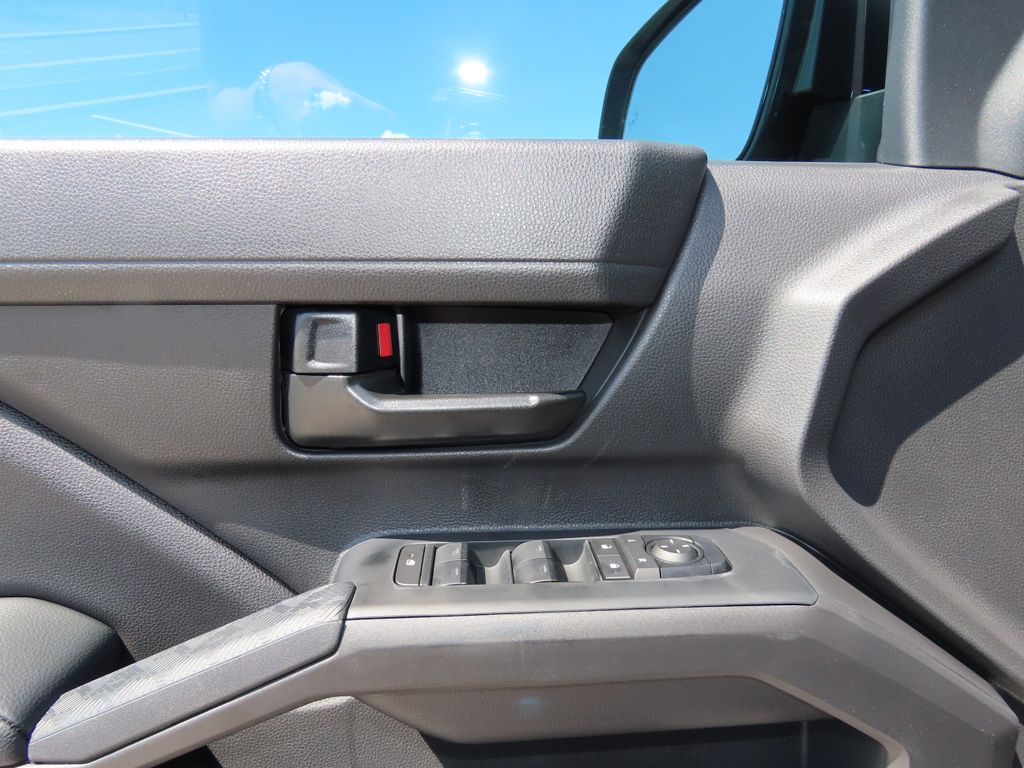 2025 Toyota Tacoma SR5 23