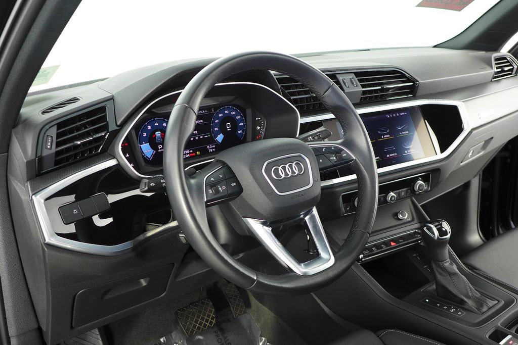 Thumbnail: 2022 Audi Q3 - 31