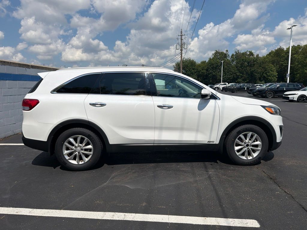 Thumbnail: 2016 Kia Sorento - 6