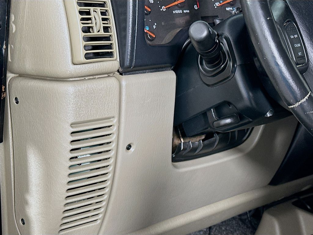 Thumbnail: 2004 Jeep Wrangler - 10