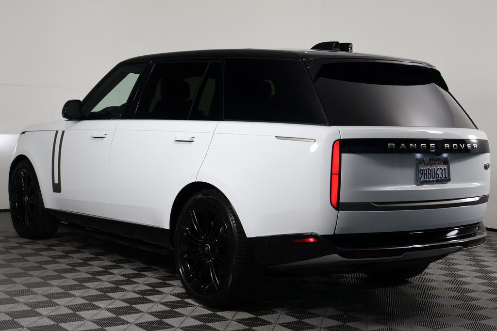 Thumbnail: 2023 Land Rover Range Rover - 6