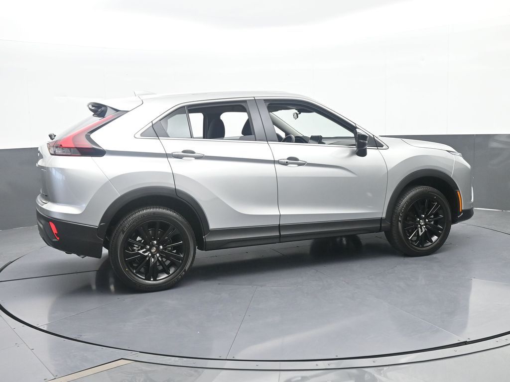 New 2026 Silver Mitsubishi LE image 2