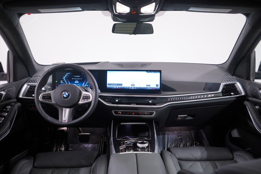 Thumbnail: 2024 BMW X7 - 10