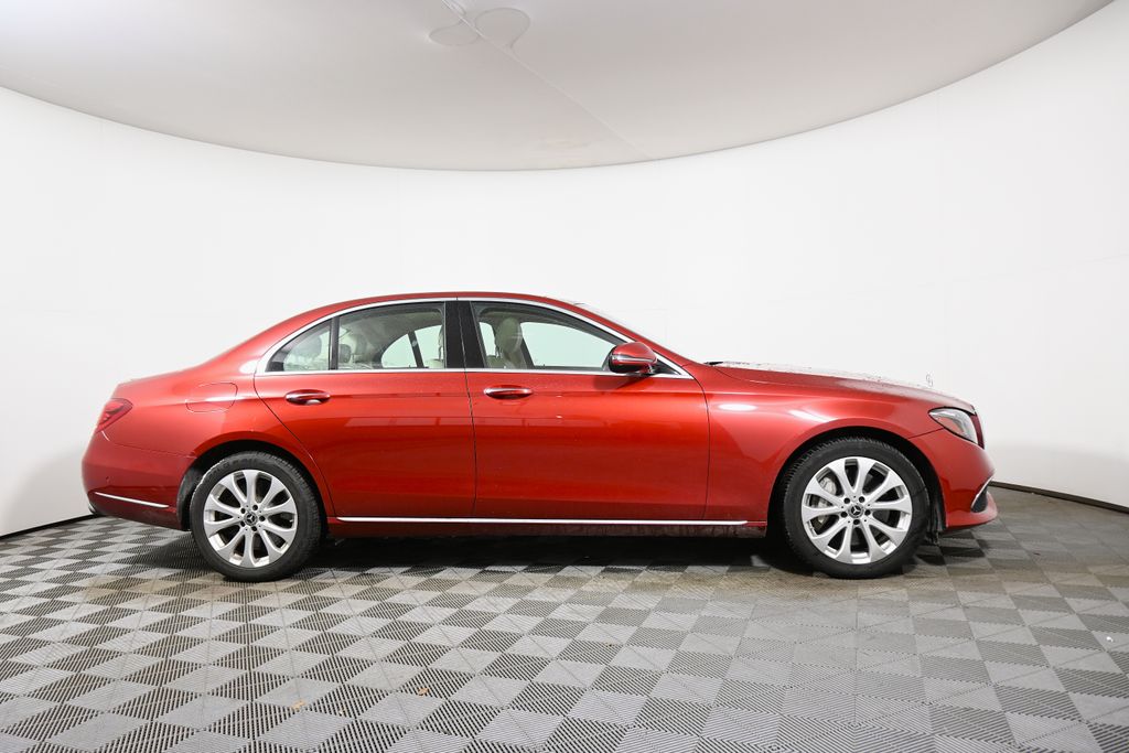 Thumbnail: 2018 Mercedes-Benz E-Class - 8