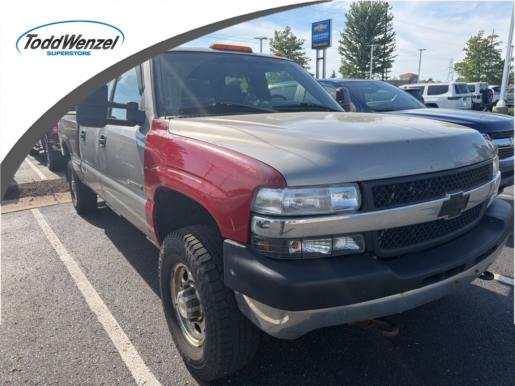 Light Pewter Metallic 2002 Chevrolet Silverado 2500HD LS Crew Cab 4WD Pickup Truck Four-Wheel Drive 4-Speed Automatic Overdrive
