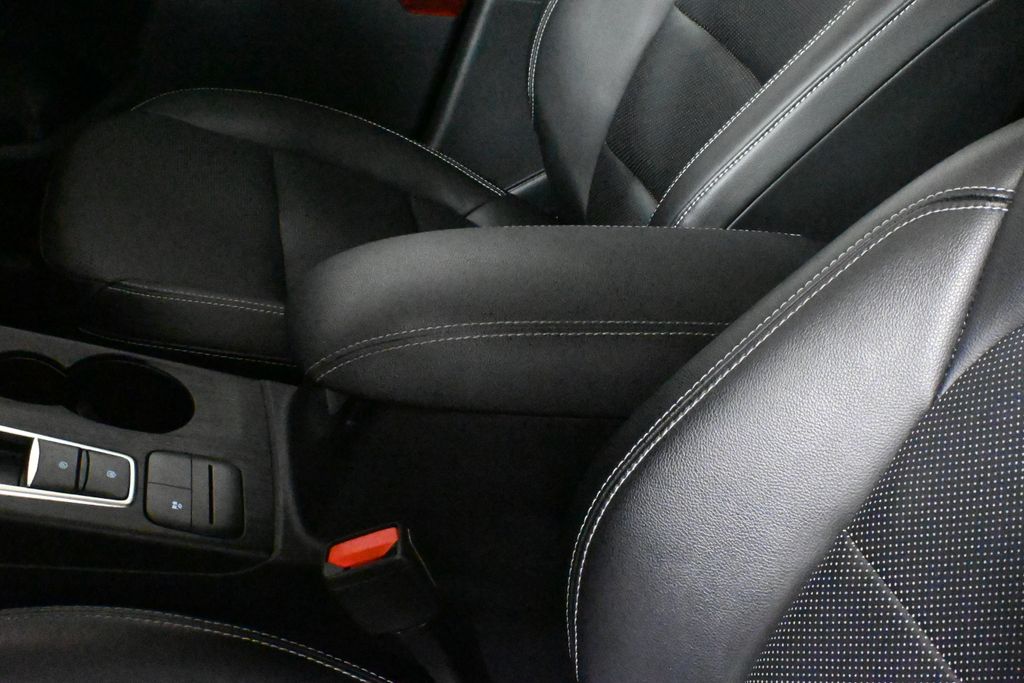 2020 Ford Escape SE Sport Hybrid 29