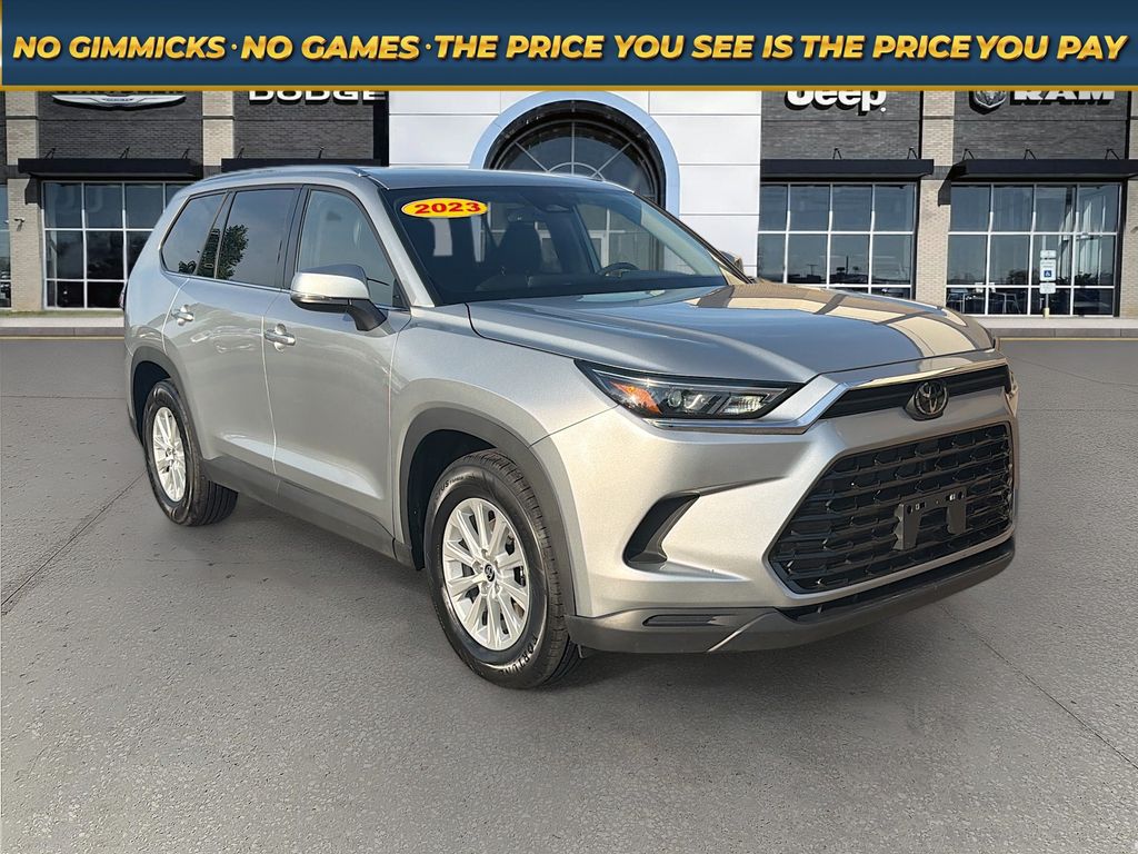 Celestial Silver Metallic 2025 Toyota Grand Highlander XLE FWD SUV / Crossover Front-Wheel Drive 8-Speed Automatic