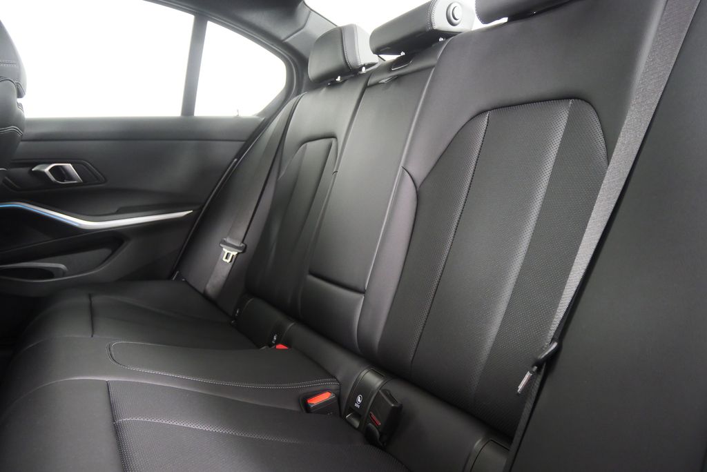 Thumbnail: 2024 BMW 3 Series - 16