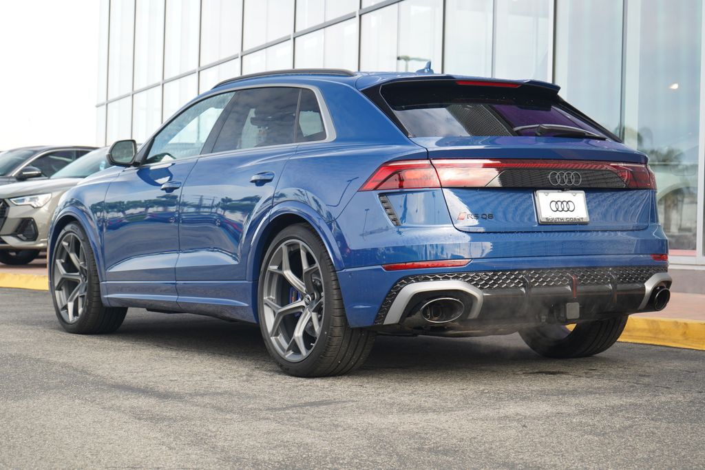 Thumbnail: 2026 Audi RS Q8 - 3