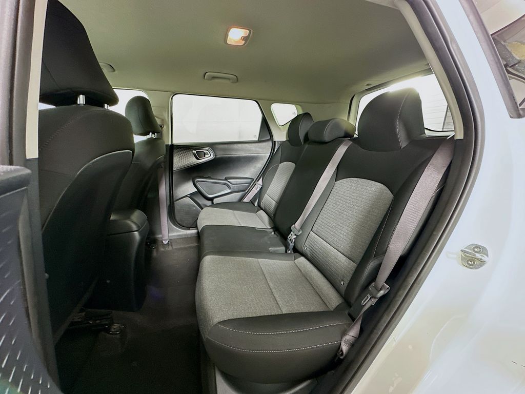 2021 Kia Soul S 23