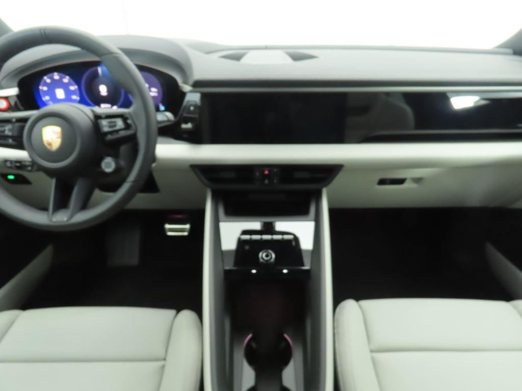 Thumbnail: 2025 Porsche Macan - 14