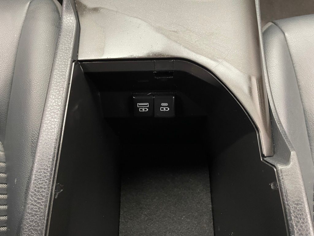 Thumbnail: 2023 Toyota Camry - 27