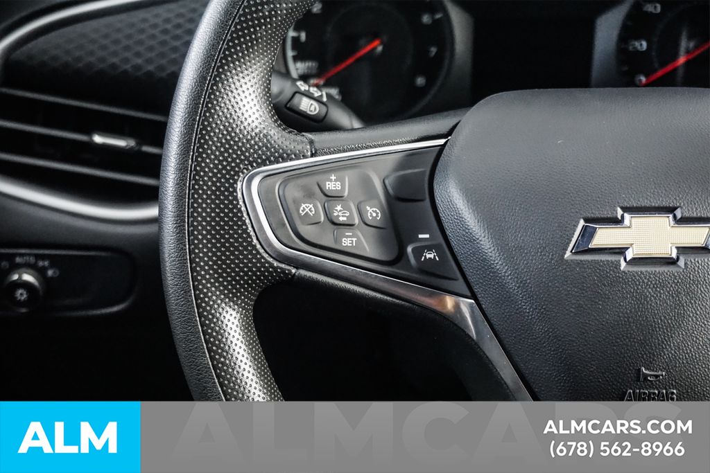 Used 2025 White Chevrolet LT image 27