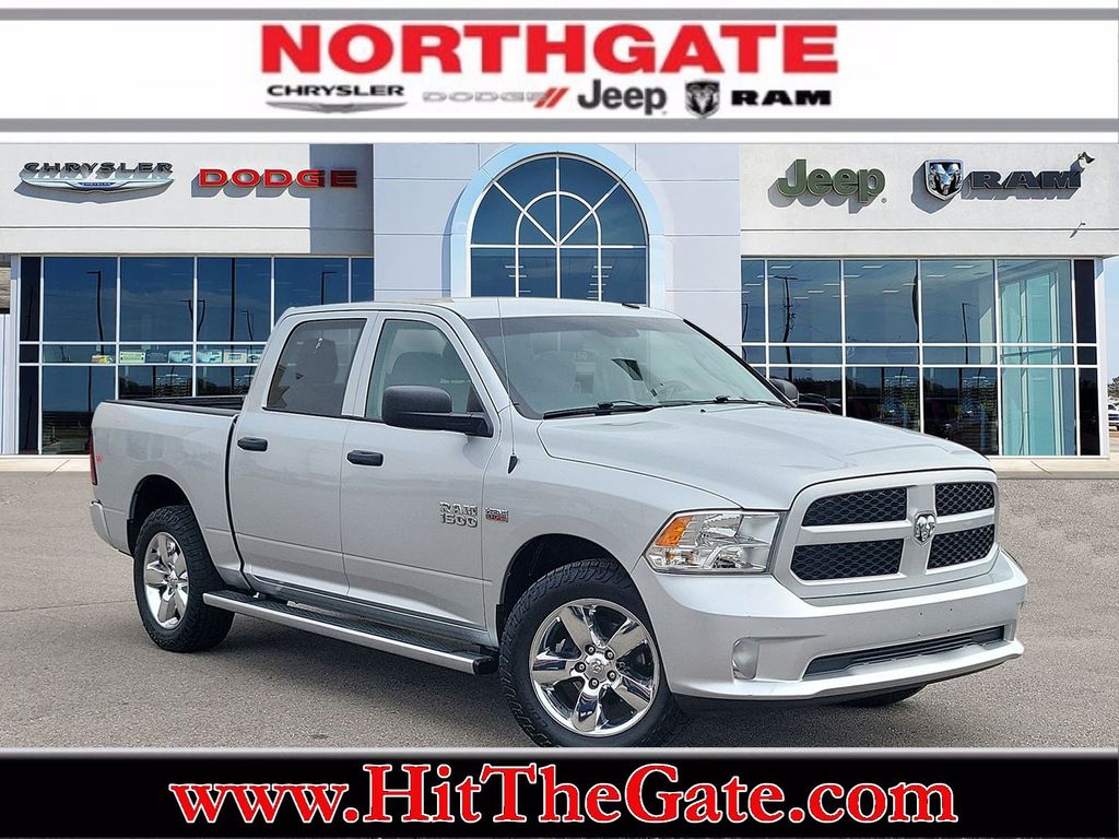 Bright Silver Clearcoat Metallic 2017 RAM 1500 Express Crew Cab 4WD Pickup Truck Four-Wheel Drive 8-Speed Automatic