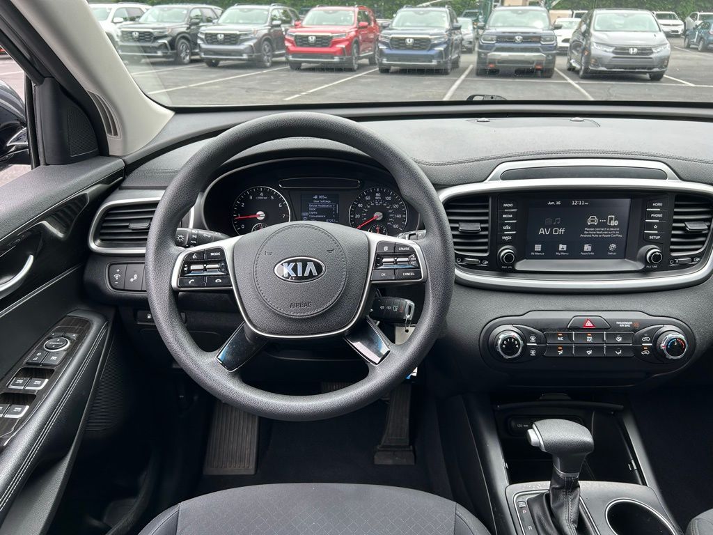 2020 Kia Sorento LX 12