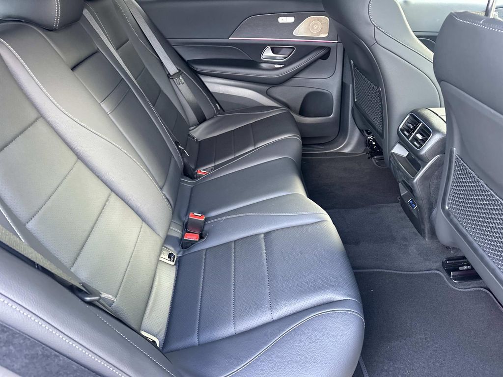 Thumbnail: 2026 Mercedes-Benz GLE - 21