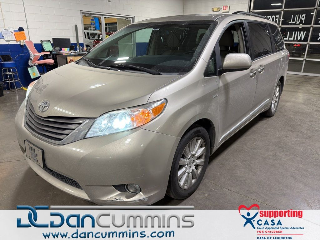 2017 Toyota Sienna XLE 7-Passenger AWD