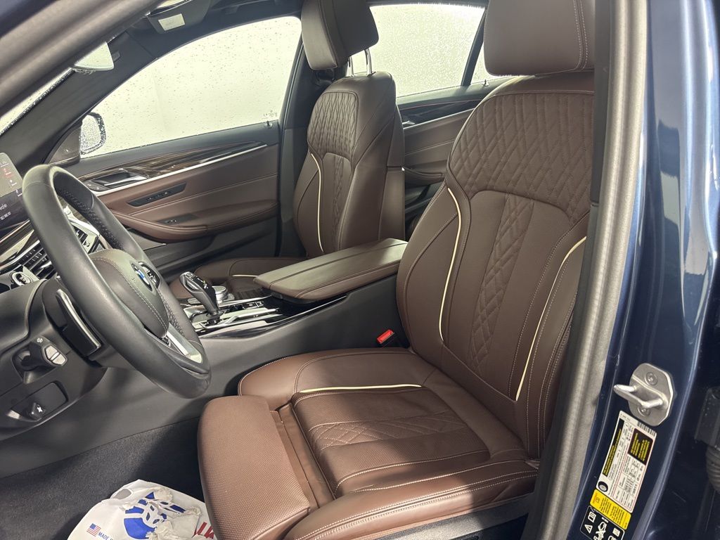 Thumbnail: 2023 BMW 5 Series - 20