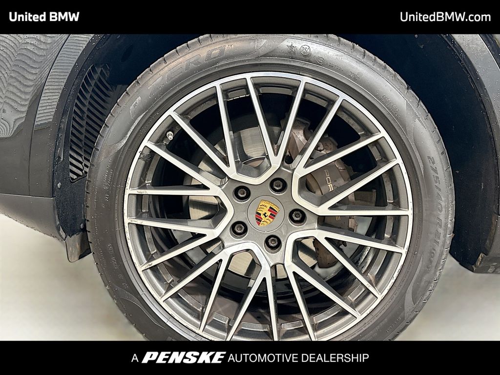 Thumbnail: 2019 Porsche Cayenne - 2