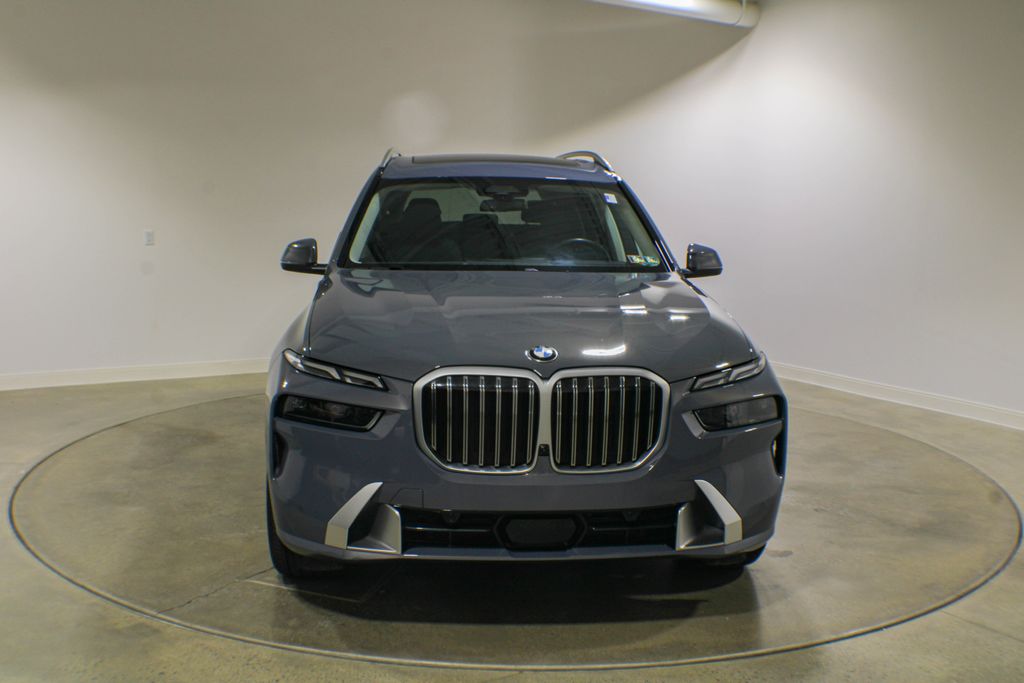 Used 2023  BMW xDrive40i image 8