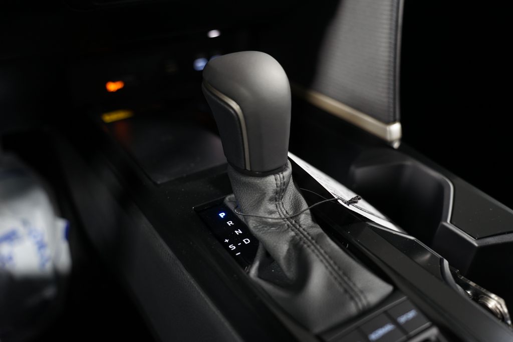 2025 Toyota Camry SE 22