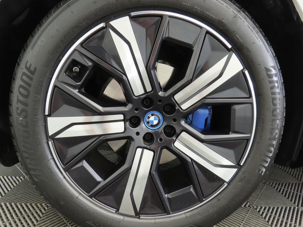 2024 BMW iX xDrive50 29