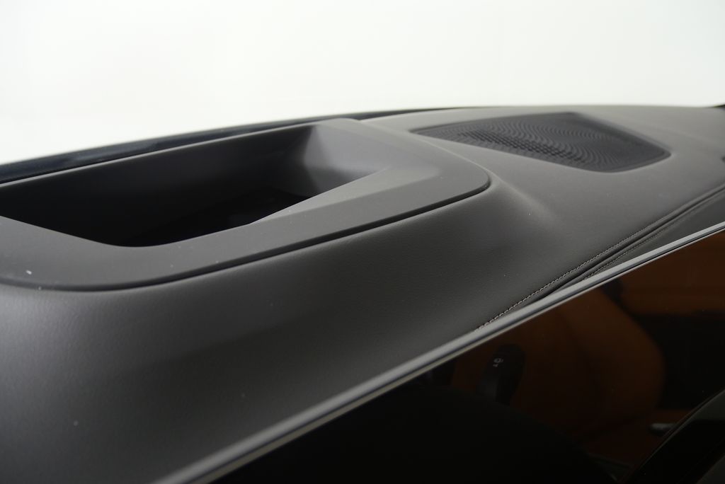 Thumbnail: 2026 BMW X7 - 21