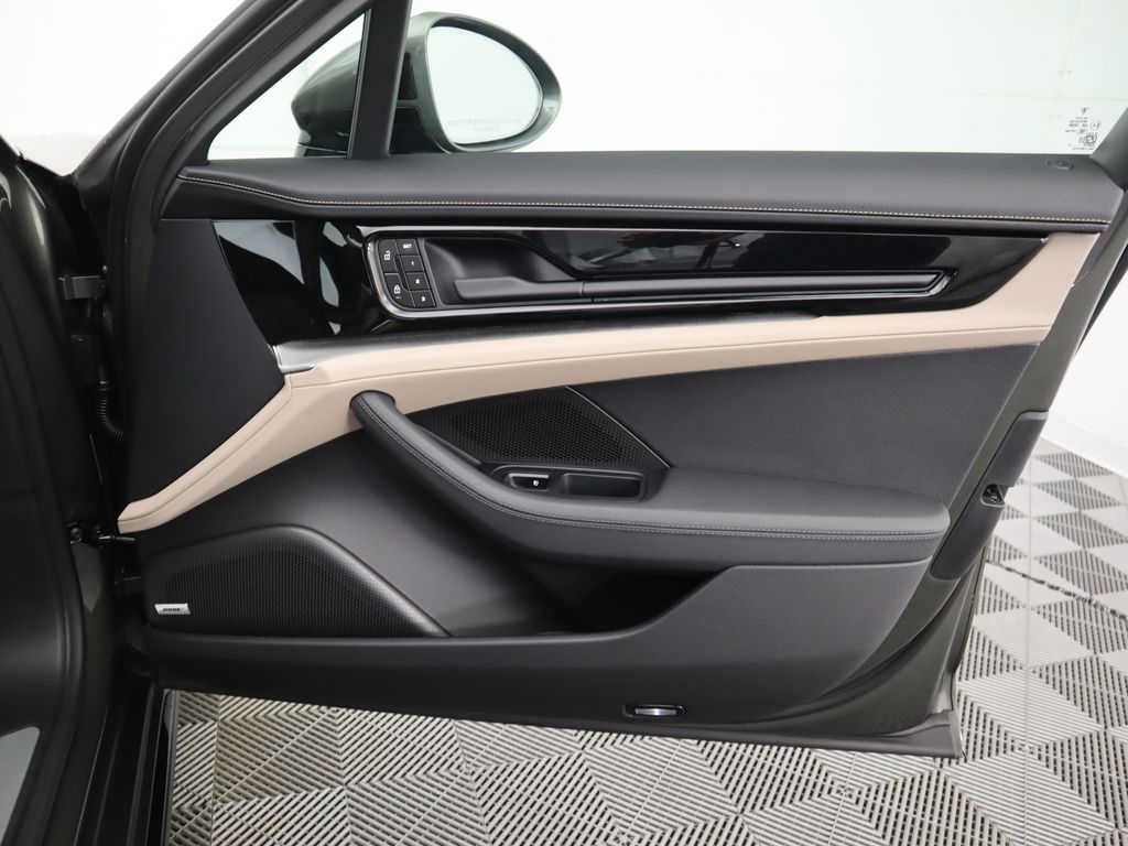 Thumbnail: 2025 Porsche Panamera - 28