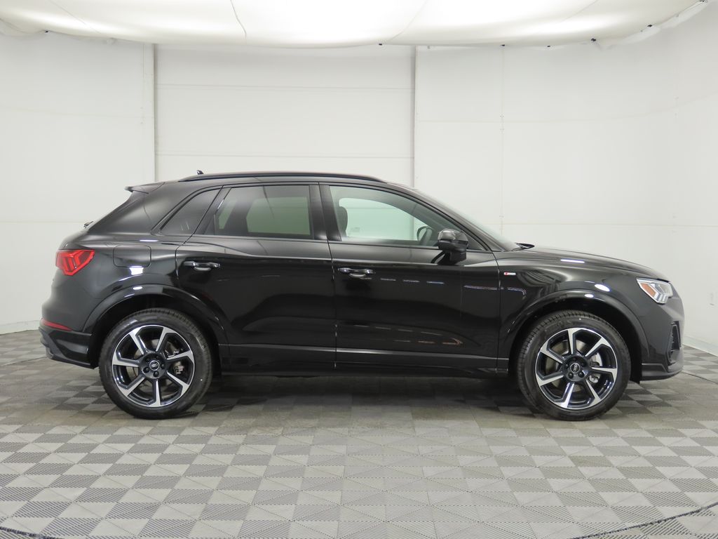 Thumbnail: 2025 Audi Q3 - 4