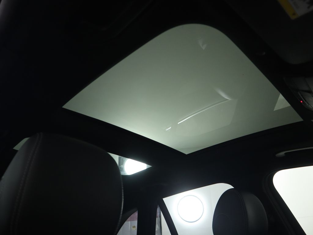 Thumbnail: 2021 Mercedes-Benz GLC - 18