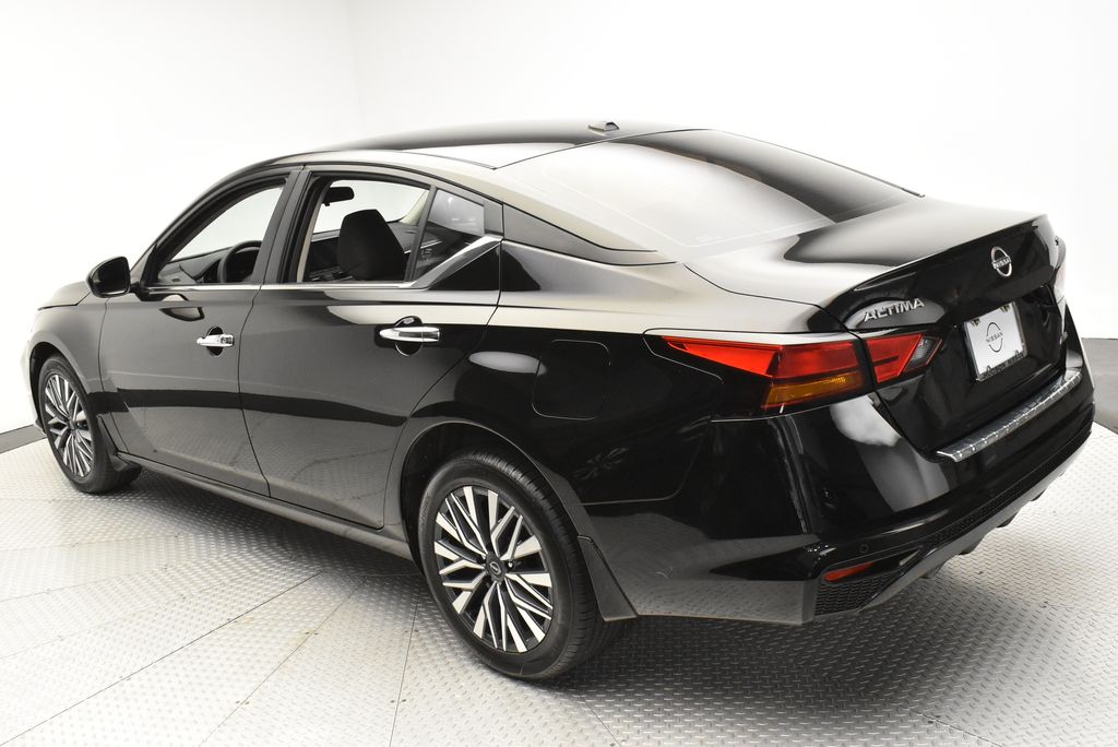 Thumbnail: 2023 Nissan Altima - 7