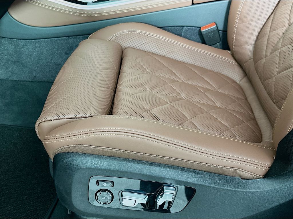 Thumbnail: 2026 BMW X5 - 21