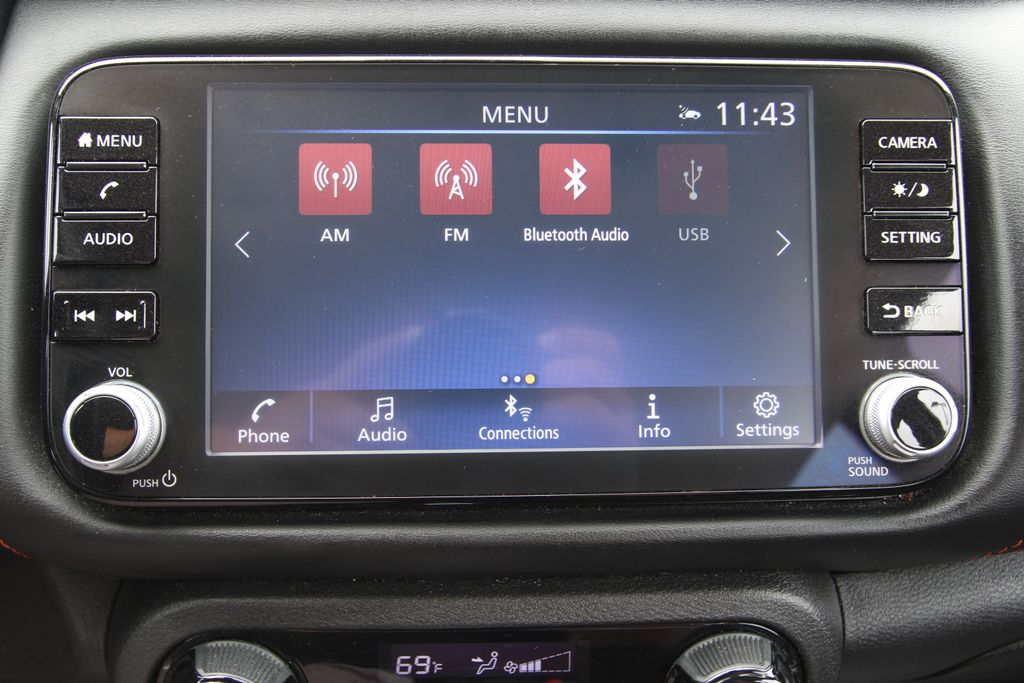 Used 2024 Nissan Kicks SUV
