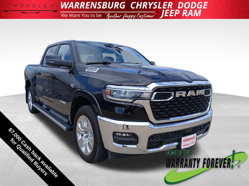 Diamond Black Crystal Pearlcoat 2026 RAM 1500 Pickup Truck Four-Wheel Drive 8-Speed Automatic