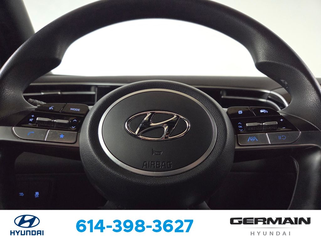 Used 2022 White Hyundai SEL image 25