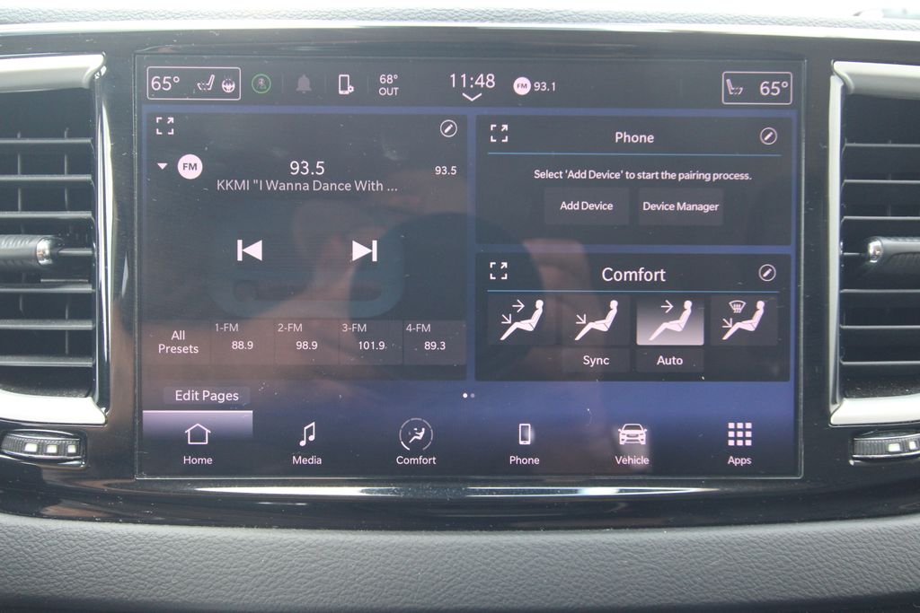 Used 2023 Chrysler Pacifica Van