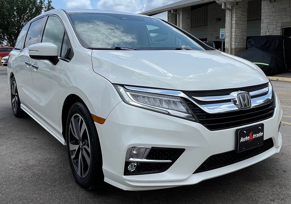 2018 Honda Odyssey Elite White at Community Honda