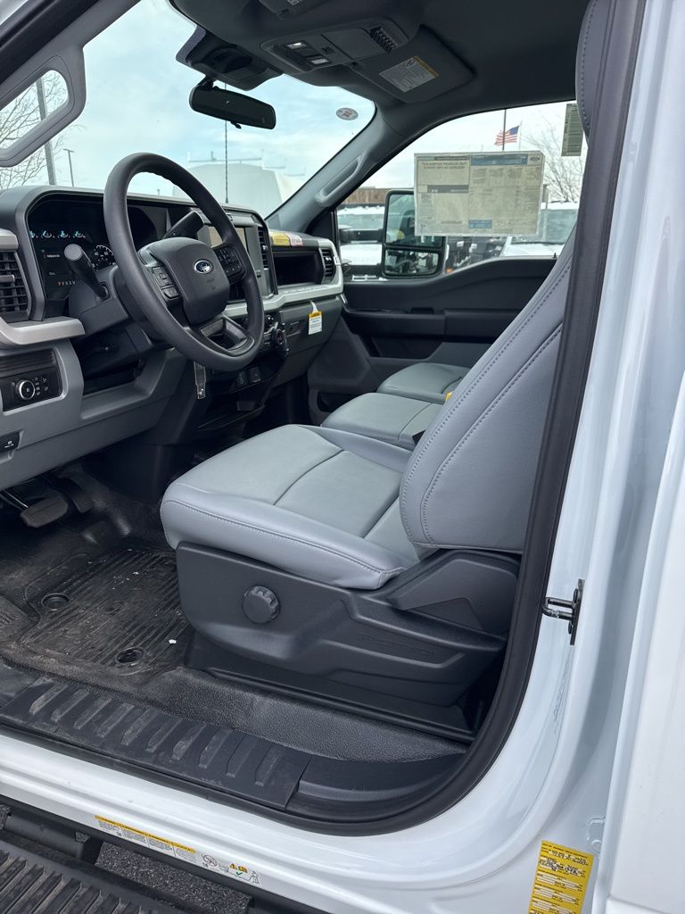 2025 Ford F-450 Chassis XL