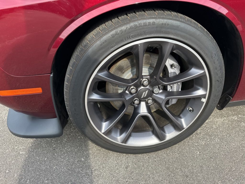 2023 Octane Red Pearlcoat Dodge Challenger R/T Scat Pack RWD Coupe