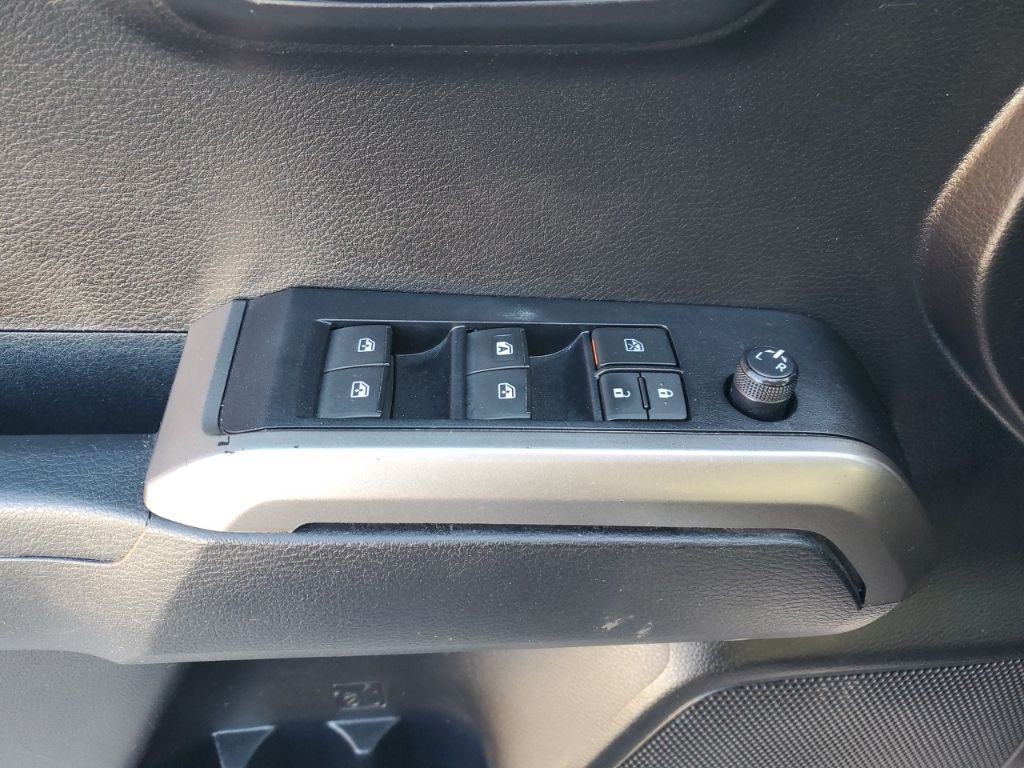 Used Car 2021 Toyota Tacoma  Sr5 For Sale Under $30,000 In Austin, Texas