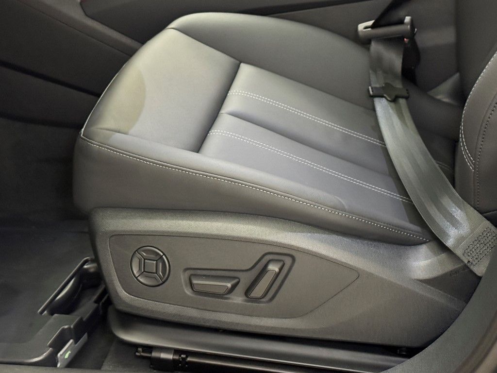 Thumbnail: 2025 Audi A6 - 23