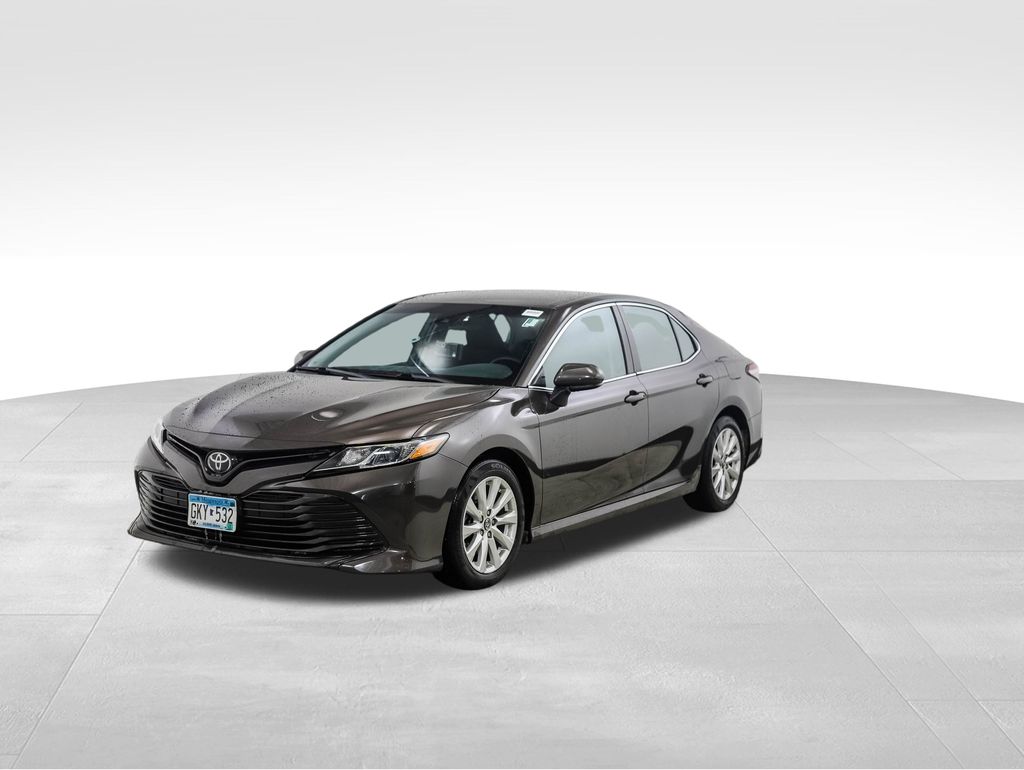 2018 Toyota Camry LE -
                Bloomington, MN