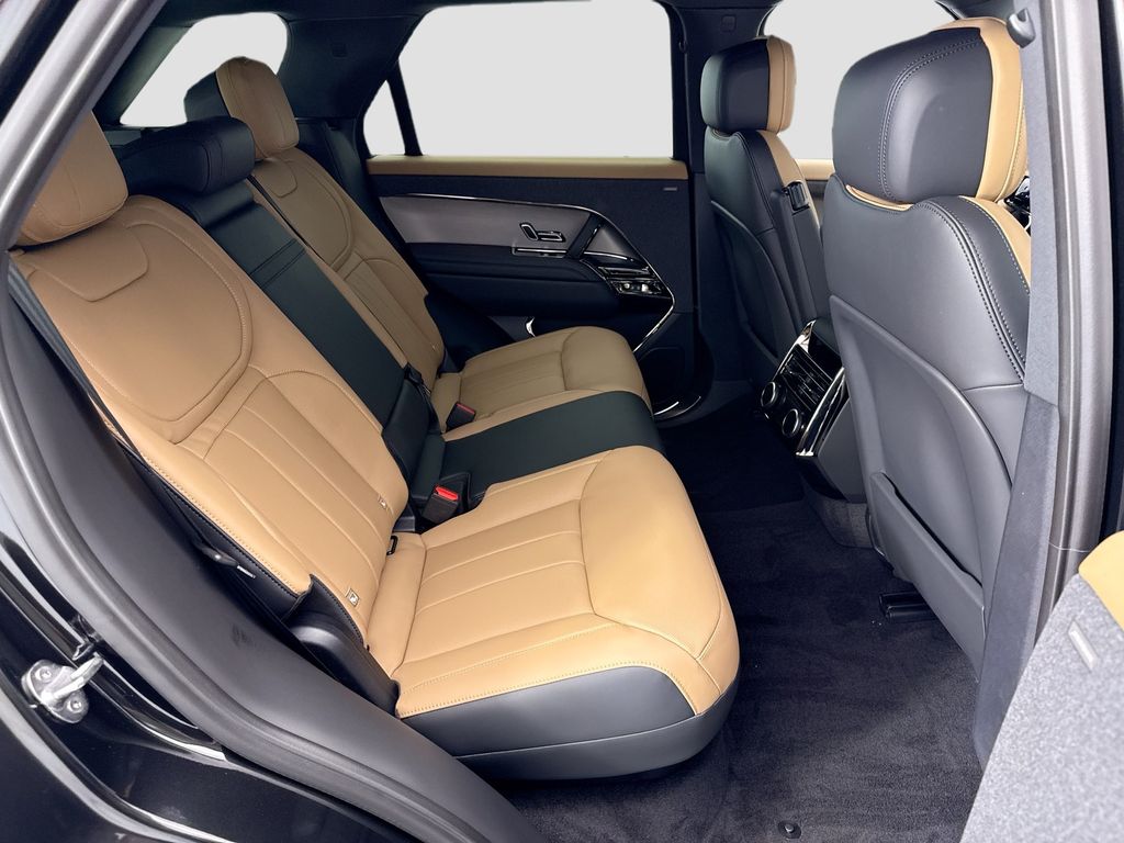Thumbnail: 2026 Land Rover Range Rover Sport - 21