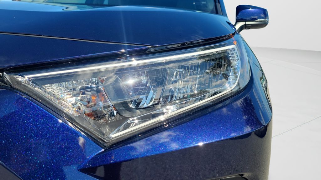 Certified Used 2020  Toyota Limited image 24