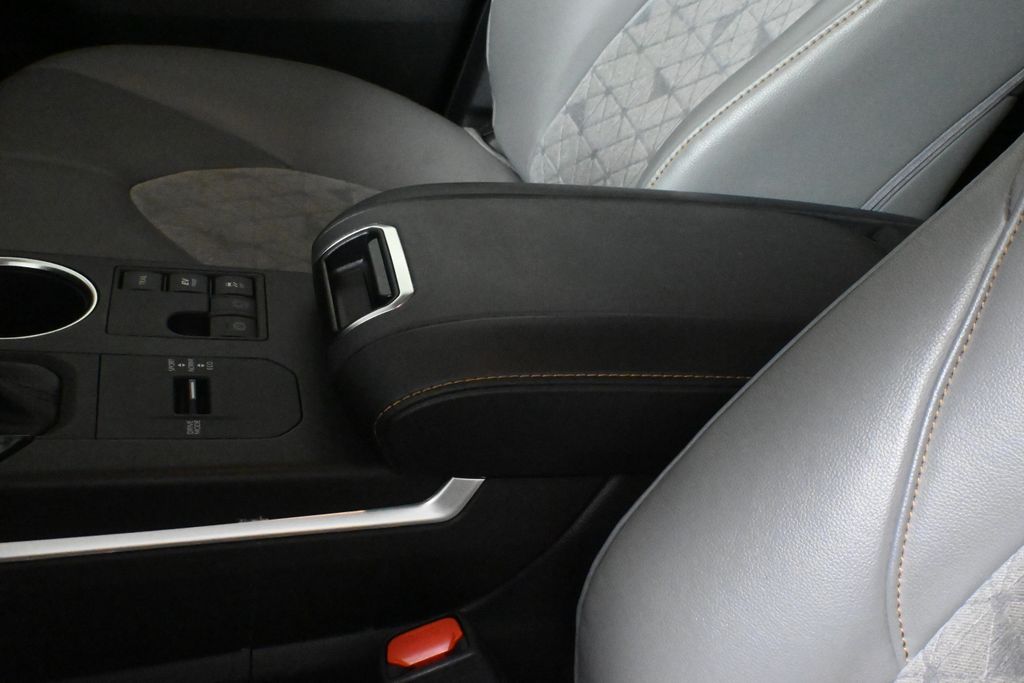 2023 Toyota Highlander Bronze Edition 27