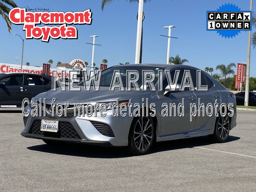 2019 Toyota Camry SE FWD